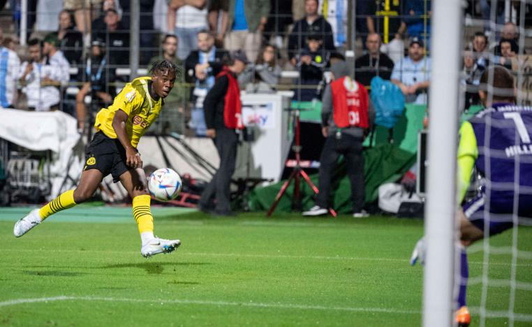 الفريق الاصفر يحلق بمنافسه شتوتغارت الى الدور الثاني