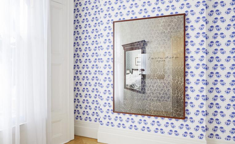 The exhibition is a spatial portrait of an absent person revealed through the quite strange contents of the phone he left behind in a public bathroom