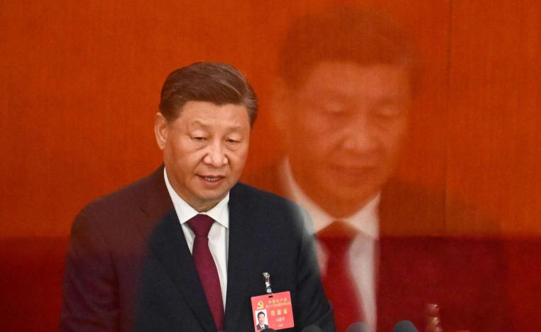  شي يعتبر نفسه دائما "وريثًا للثورة".