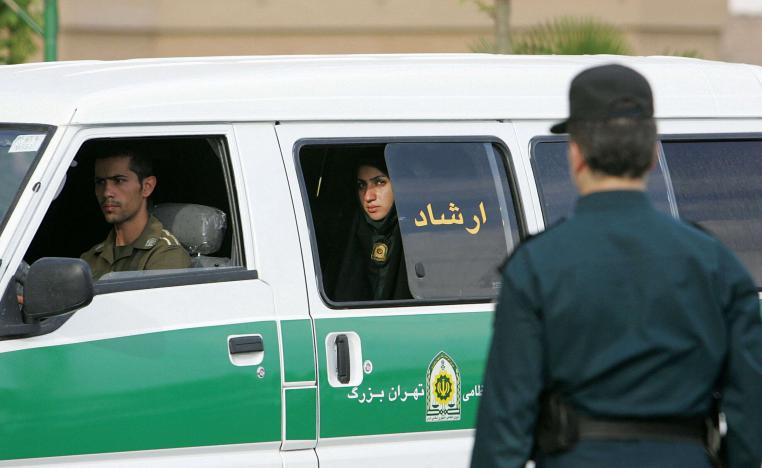شرطة الأخلاق الايرانية تنشر الرعب بين الايرانيات