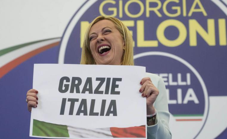 جورجيا ميلوني زعيمة اليمين المتطرف في إيطاليا تحتفل بفوزها الانتخابي