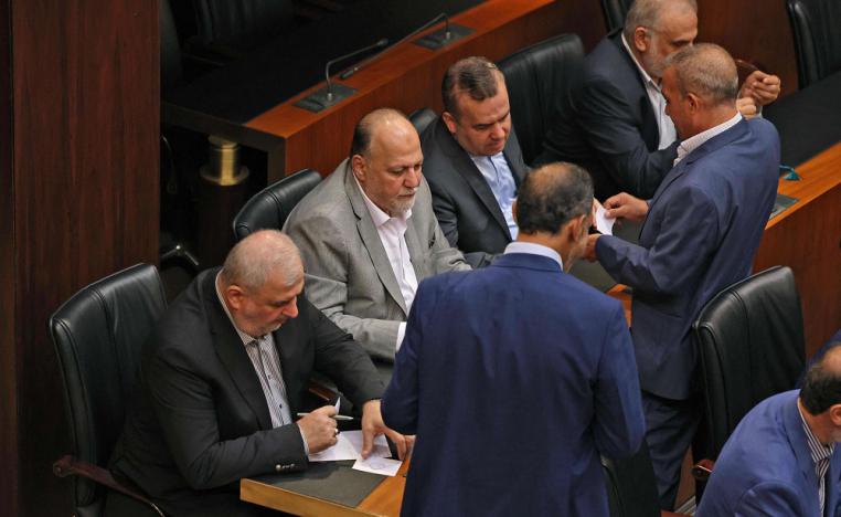 البرلمان اللبناني فشل أربع مرات في انتخاب رئيس للبلاد وسط شد وجذب بين القوى السياسية