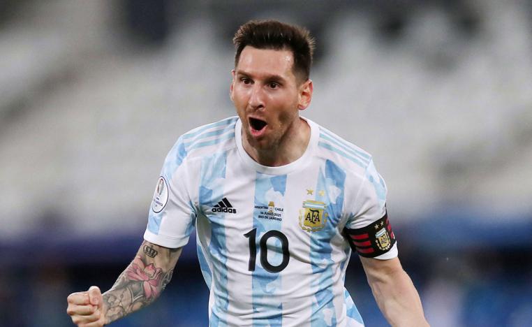 ميسي لتتويج عنقه بالغار مع منتخب الأرجنتين