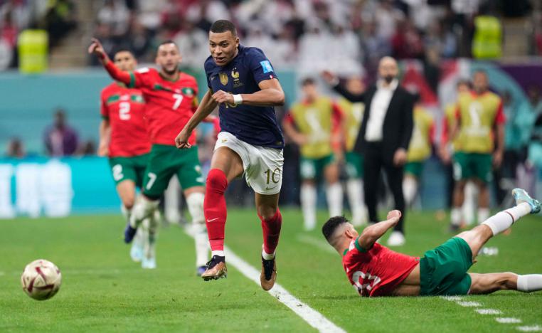 منتخب 'الديوك' على بعد مباراة واحدة من الظفر باللقب