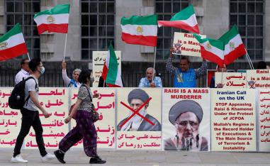 الرموز الدينية لم تعد تخيف الايرانيين