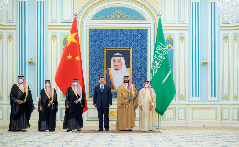الرئيس الصيني شي جينبينغ مع ولي العهد السعودي الأمير محمد بن سلمان