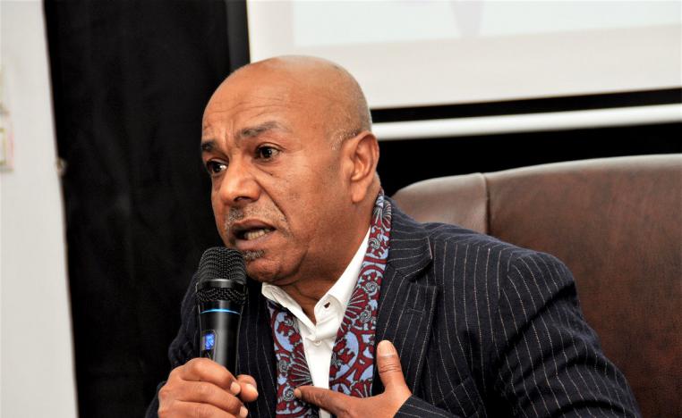 الشاعر علي العامري