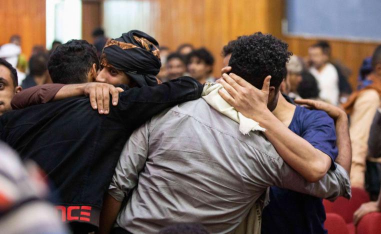 آلاف الأسر اليمنية تنتظر الإفراج عن ذويها المحتجزين في سجون الحوثي 