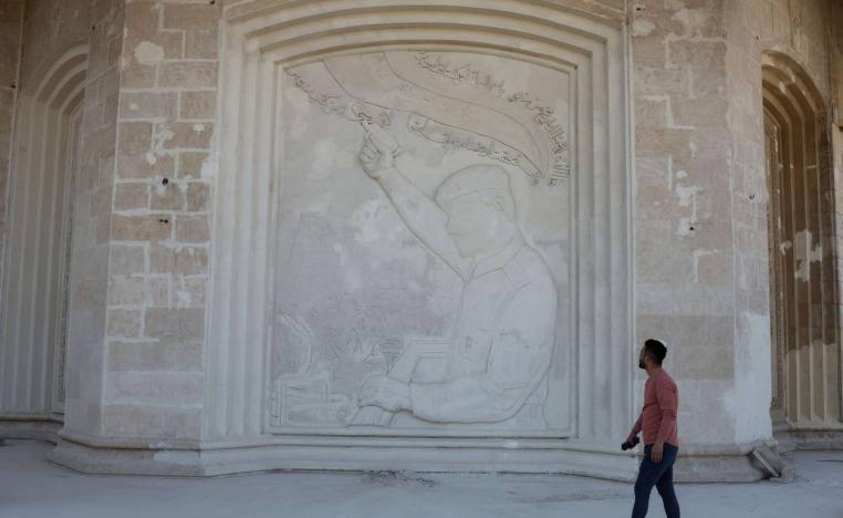 لوحة مجسمة في قصر الموصل