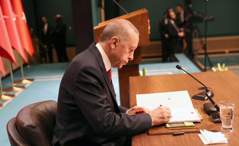 أردوغان يوقع على مرسوم يحدد فيه موعد الانتخابات العامة