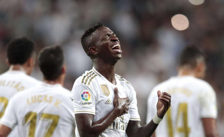الاهانات العنصرية التي تعرض لها فينيسيوس جونيور مهاجم ريال مدريد، تثير موجة من السخط الدولي