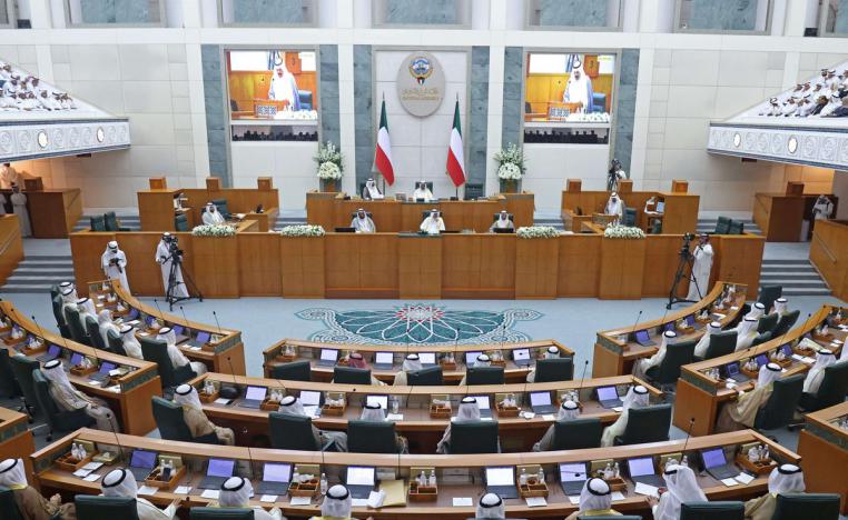 الكرة في ملعب مجلس الامة