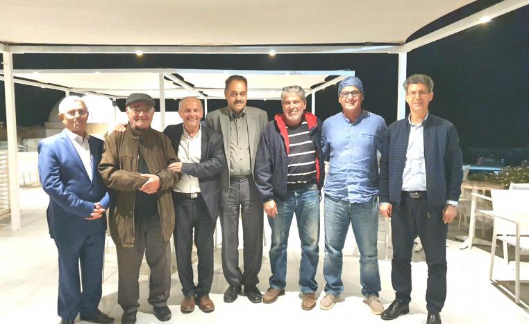 الفنان الهادي ساسي مع المبدعين في مهرجان لمطة (الثالث على اليمين)