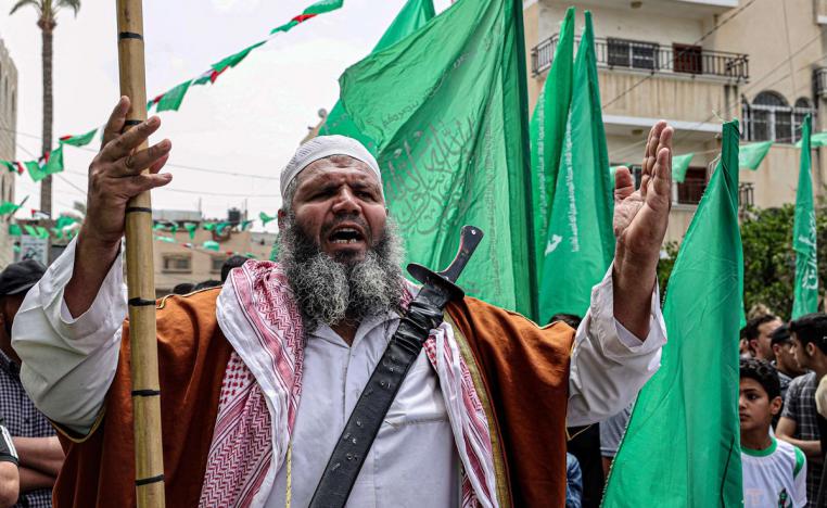 في غزة أناس ينصبون أنفسهم وكلاء الله في الأرض بحيث يصعب كبح جماحهم حتى من الحكومة