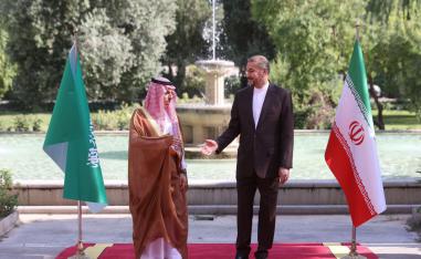 لقاءات وترتيبات دبلوماسية مستمرة لتحسين العلاقات بين إيران والسعودية