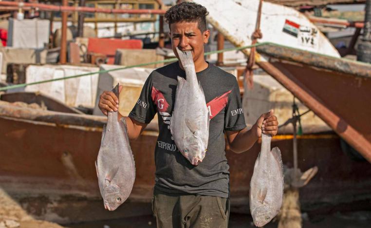 صياد عراقي في الفاو