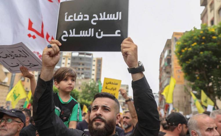 ناشط من حزب الله في تشييع مقاتل قتل في الكحالة