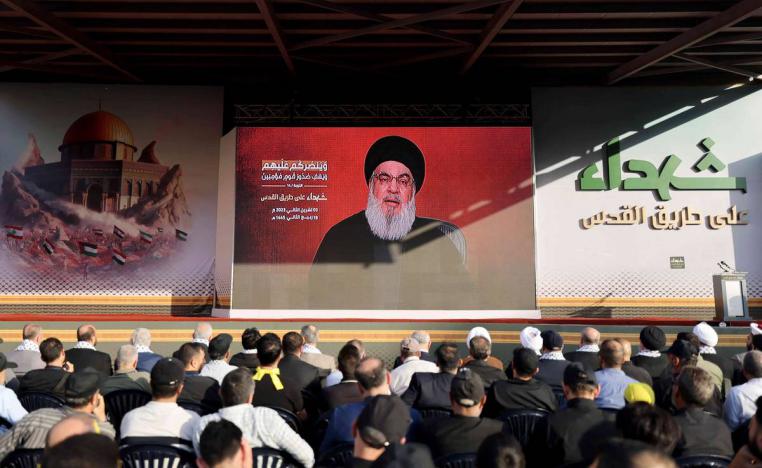 جمهور حزب الله في الضاحية الجنوبية لبيروت يستمع إلى كلمة حسن نصرالله