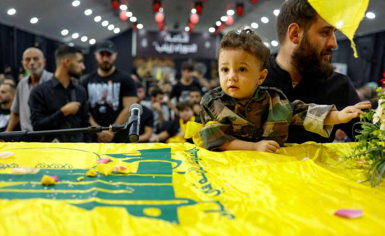 ابن أحد قتلى حزب الله في المواجهات مع إسرائيل في جنوب لبنان