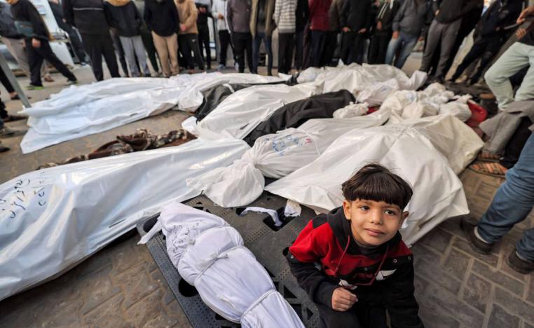جثامين لفلسطينيين قتلوا في القصف الإسرائيلي لغزة
