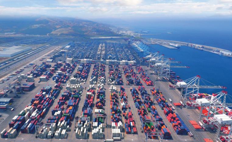 اللورد دانيال هانان: يتعين أن ننشئ ممرا رقميا بين طنجة وموانئنا لتقليل المعاملات الورقية