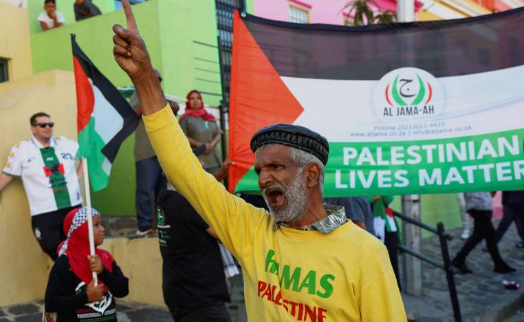 متظاهرون في كيب تاون تأييدا لقرار جنوب أفريقيا مقاضاة إسرائيل في محكمة العدل الدولية