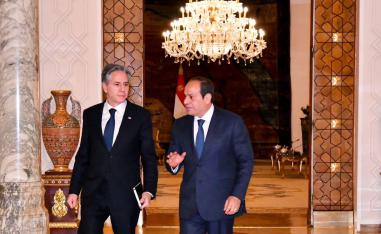 السيسي يطلع بلينكن على تطورات الوساطة في ملف الرهائن الإسرائيليين لدى حماس