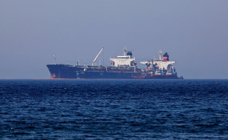 تهديدات تعرقل الملاحة البحرية في الممرات المائية بالشرق الأوسط