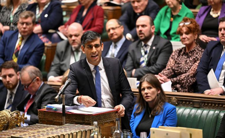 رئيس الوزراء البريطاني يندد بتصاعد معاداة السامية في مجلس العموم