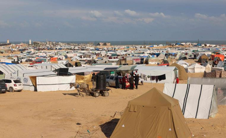 الفارون من وسط غزة وشمالها إلى جنوبها يعيشون أوضاعا صعبة