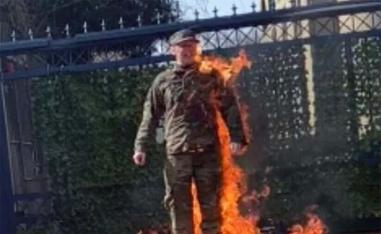 He screamed "Free Palestine"