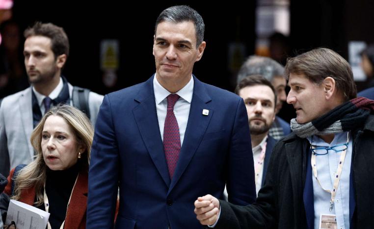 رئيس الوزراء الإسباني يصف القرار بـ"العادل"