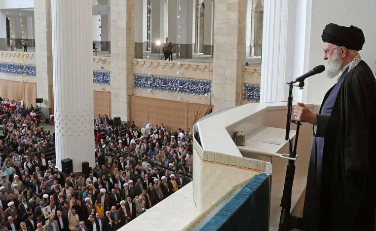المرشد الإيراني الأعلى علي خامنئي يلقي خطبة العيد في طهران