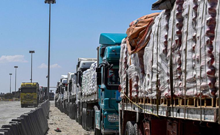  قوافل المساعدات الإغاثية لم تغادر مكانها منذ أيام 