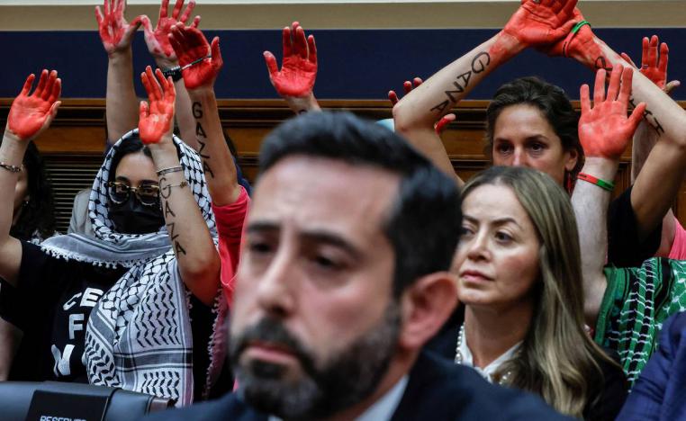 محتجون على الحرب في جلسة استجواب في الكونغرس الأميركي