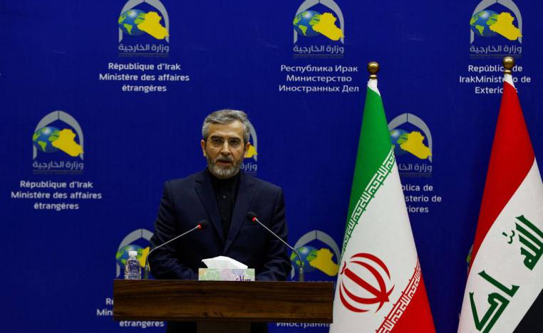 وزير الخارجيّة الإيراني بالوكالة علي باقري كني في مؤتمر صحفي في بغداد