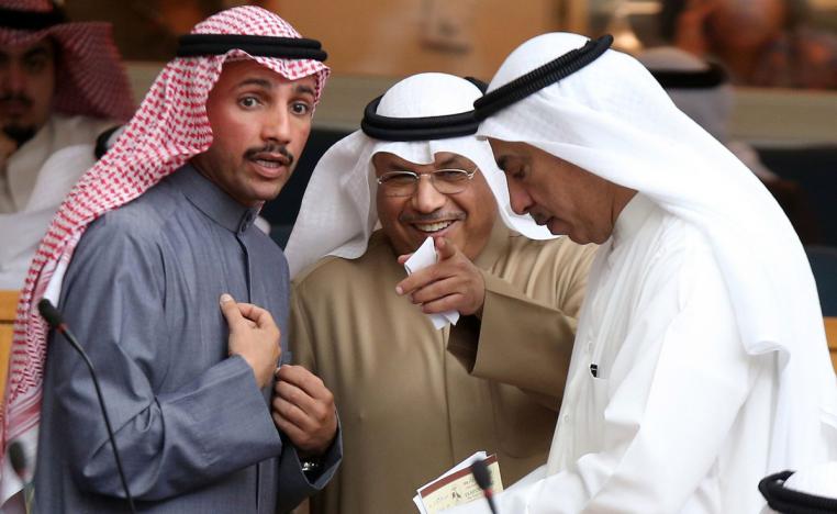 وزير الدفاع الكويتي الأسبق يواجه اتهامات بنهب المال العام 
