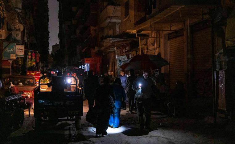  الحكومة تسعى إلى حل أزمة الكهرباء المتصاعدة بأي طريقة