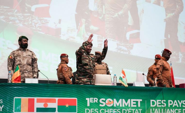 النيجر اقتربت من جارتيها بوركينا فاسو ومالي اللتين تحكمهما أيضاً أنظمة عسكرية