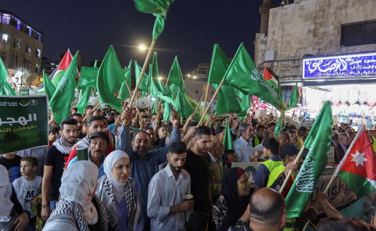 الإسلاميون يهيمنون على احتجاجات يوم الجمعة المنتظمة