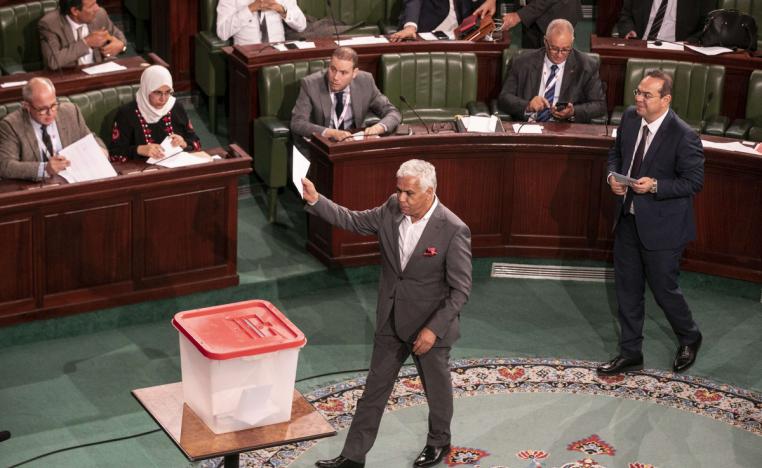 الصافي سعيد ليس السياسي الوحيد الذي اختار الفرار من تونس عبر الجزائر