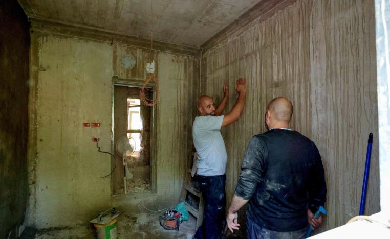 السلطات الإسرائيلية تحث السكان على بناء غرف محصنة ملحقة بمنازلهم