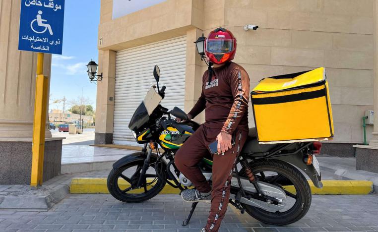 عمّال التوصيل