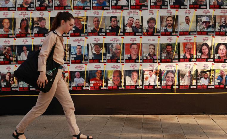 المفاوضات تجري بشأن إطلاق سراح 12 أسيرا فلسطينيا مقابل كل أسير إسرائيلي