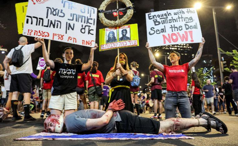 نتنياهو يتجاهل الضغوط الداخلية والخارجية