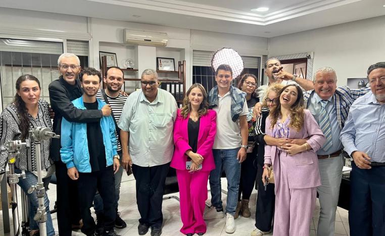 مجموعة من فريق العمل