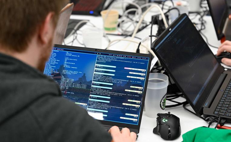 تهديدات افتراضية تكشف هشاشة الإدارة العراقية