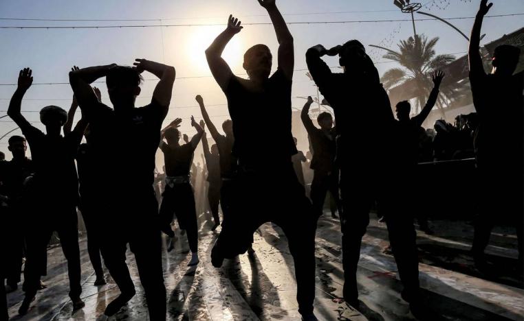 عراقيون يشاركون بمسيرة الأربعين في كربلاء
