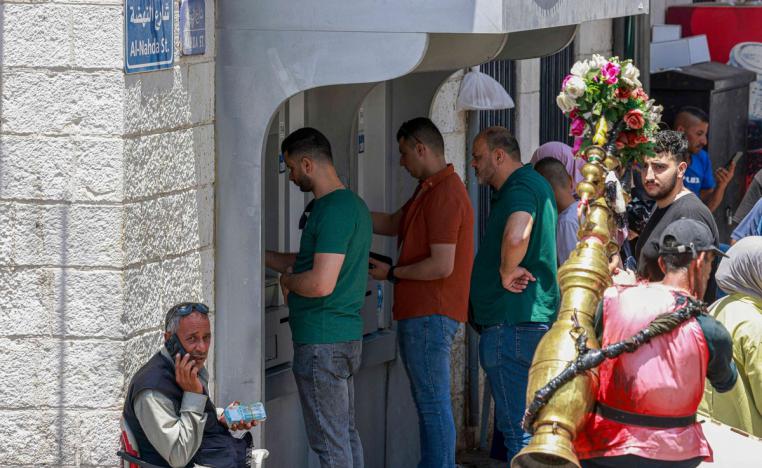 منع البنوك الفلسطينية من الاتصال بنظيراتها الإسرائيلية يضر بأمن إسرائيل