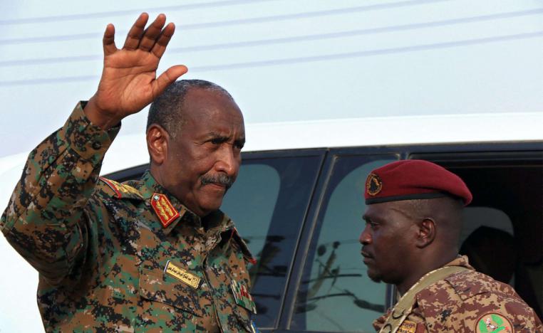 قائد الجيش السوداني لا يعير اهتماما للأزمة المترتبة على الحرب 